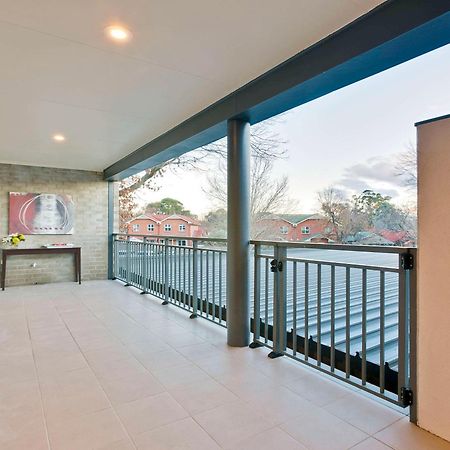 Ibis Styles Canberra Tall Trees Экстерьер фото