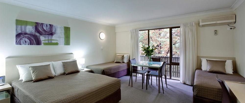 Ibis Styles Canberra Tall Trees Экстерьер фото