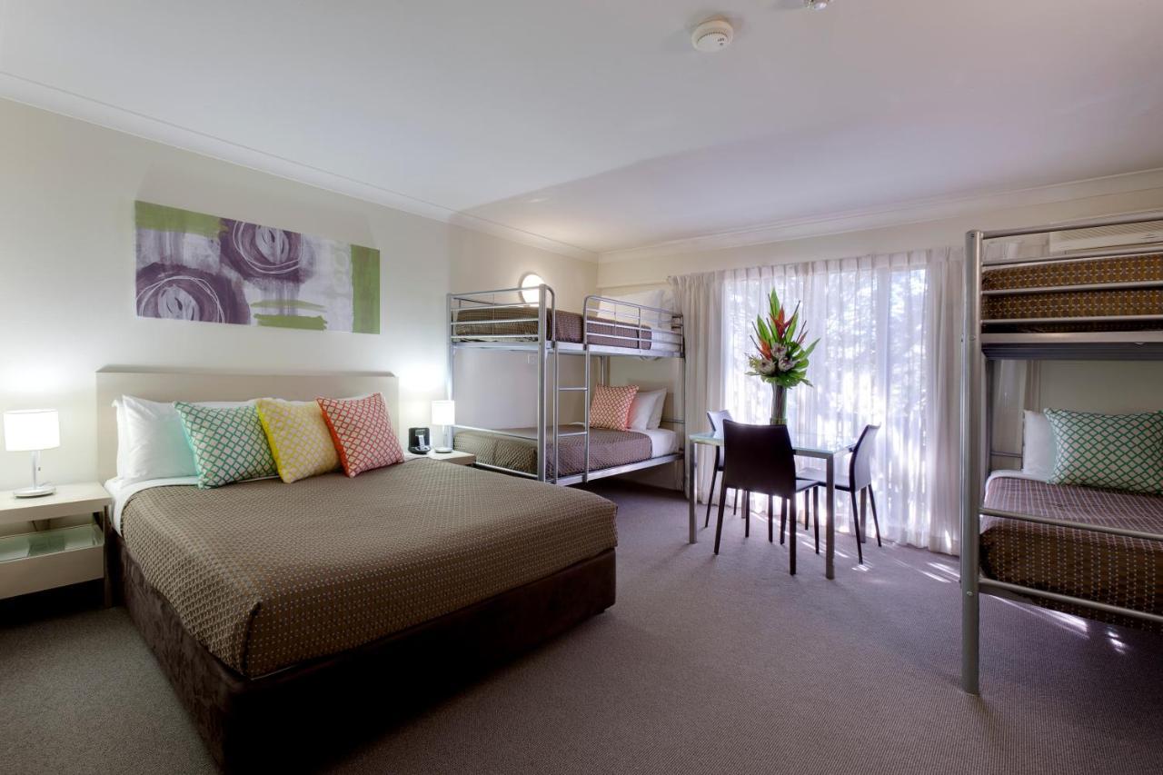 Ibis Styles Canberra Tall Trees Экстерьер фото
