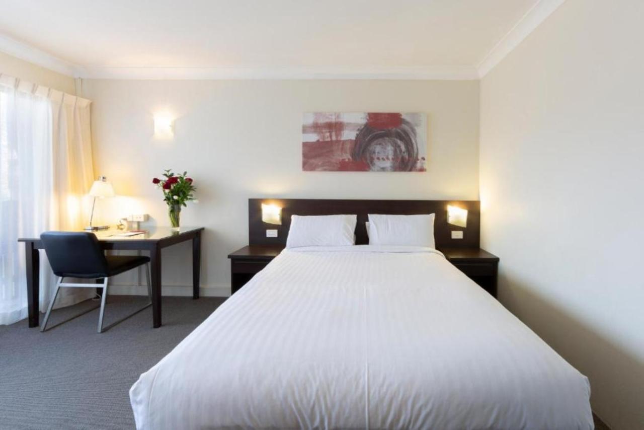 Ibis Styles Canberra Tall Trees Экстерьер фото