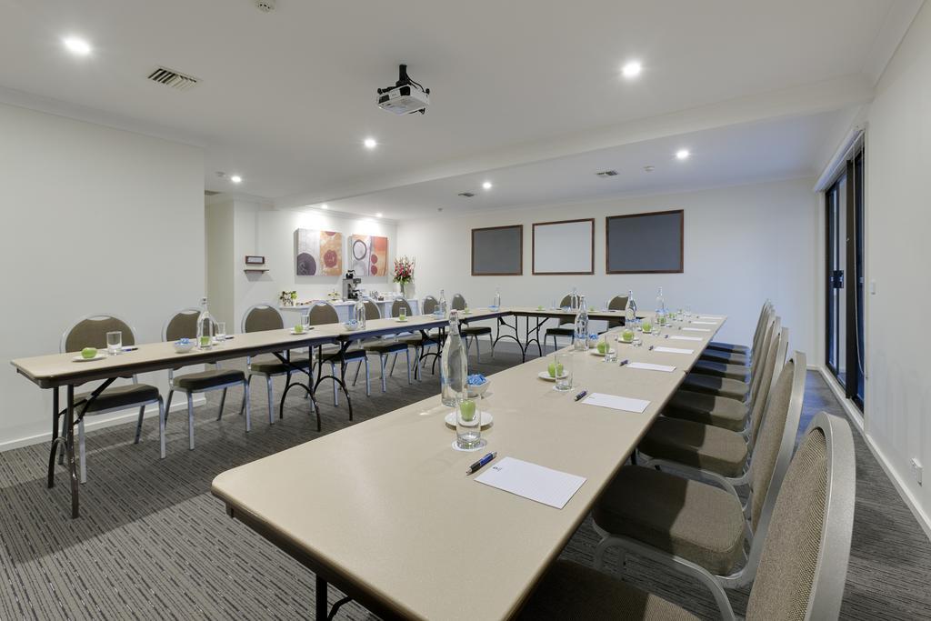 Ibis Styles Canberra Tall Trees Экстерьер фото