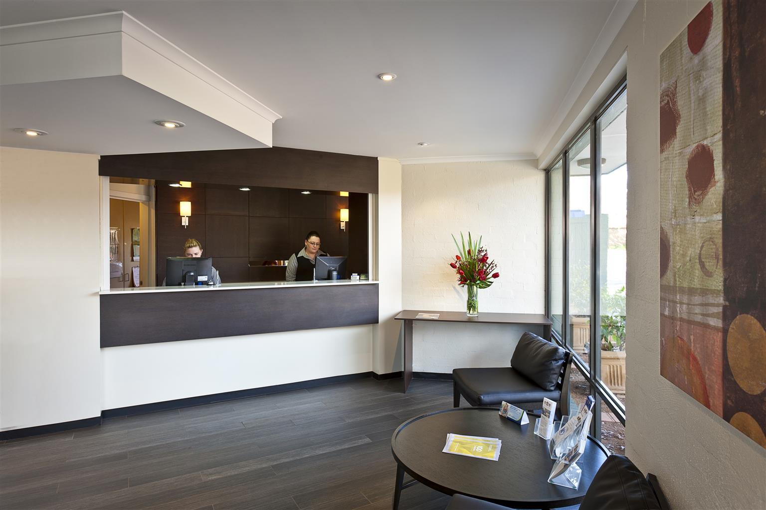 Ibis Styles Canberra Tall Trees Экстерьер фото