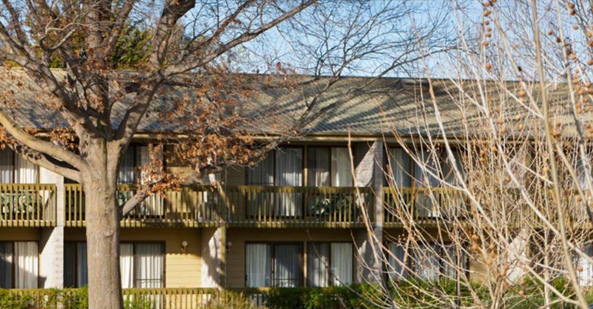 Ibis Styles Canberra Tall Trees Экстерьер фото