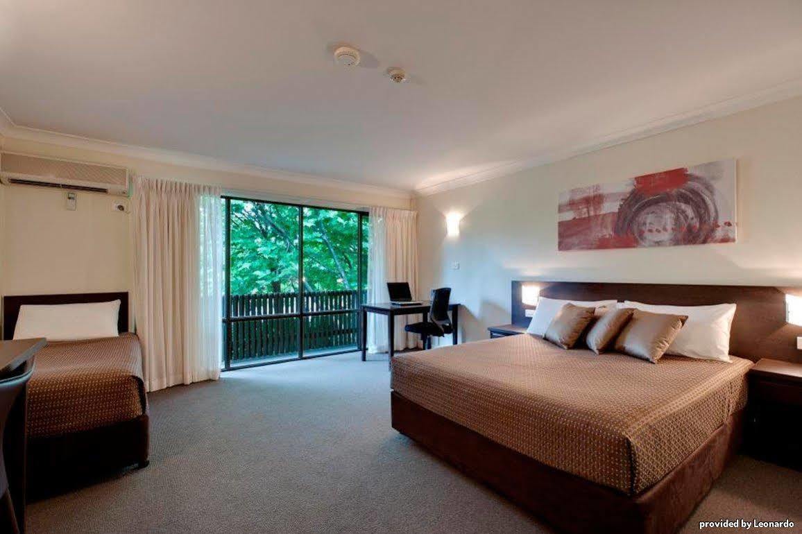 Ibis Styles Canberra Tall Trees Экстерьер фото