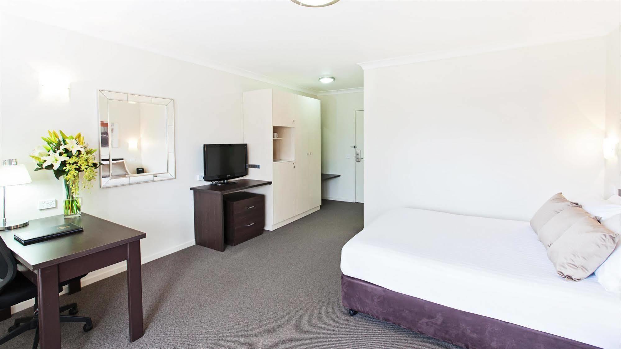 Ibis Styles Canberra Tall Trees Экстерьер фото