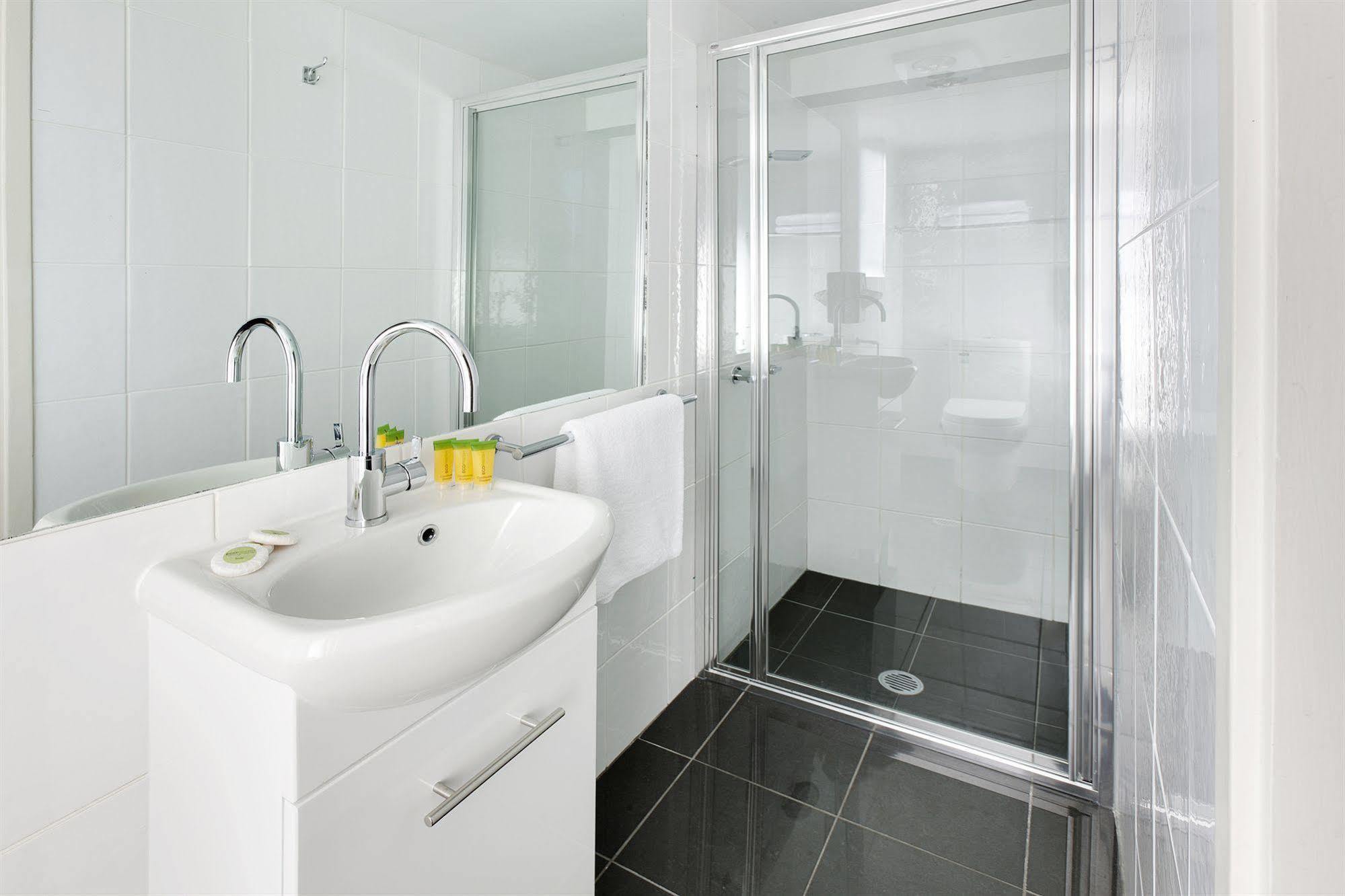 Ibis Styles Canberra Tall Trees Экстерьер фото