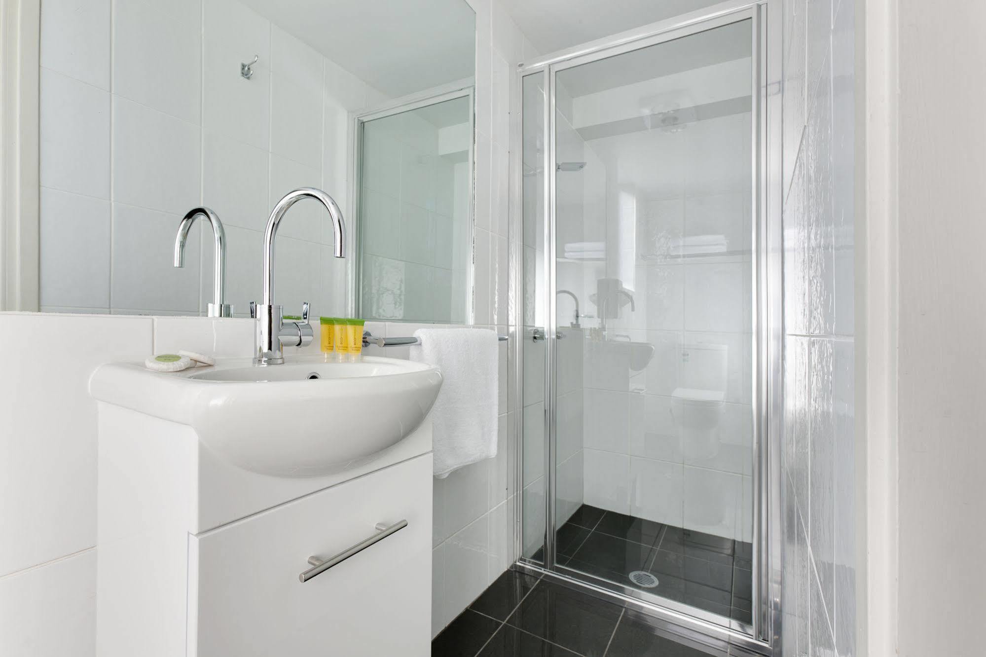 Ibis Styles Canberra Tall Trees Экстерьер фото