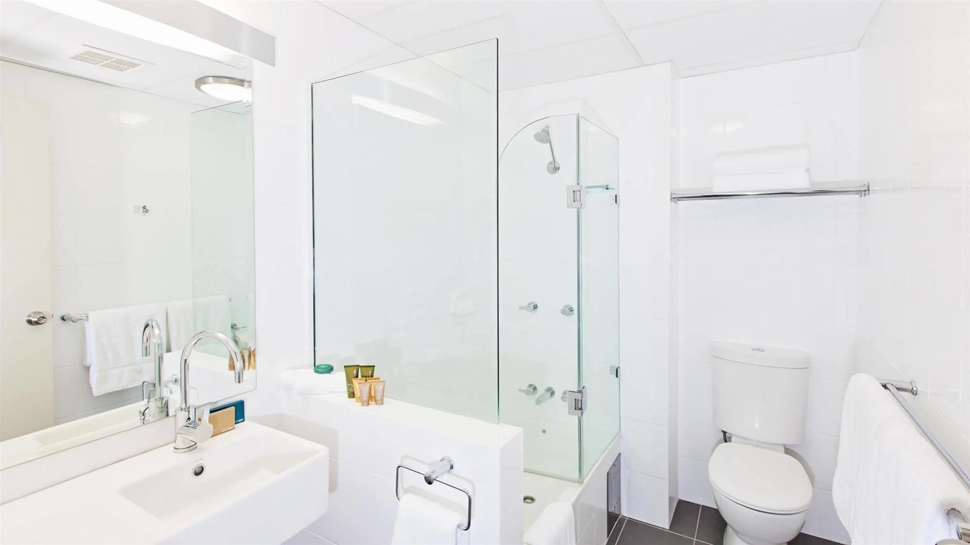Ibis Styles Canberra Tall Trees Экстерьер фото