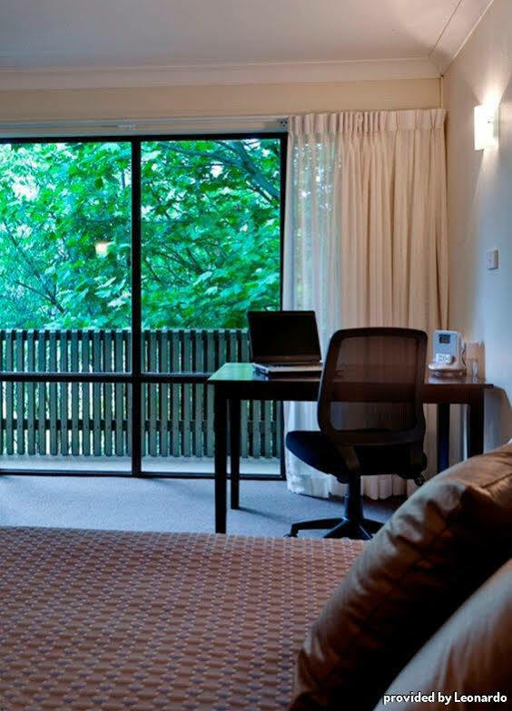 Ibis Styles Canberra Tall Trees Экстерьер фото