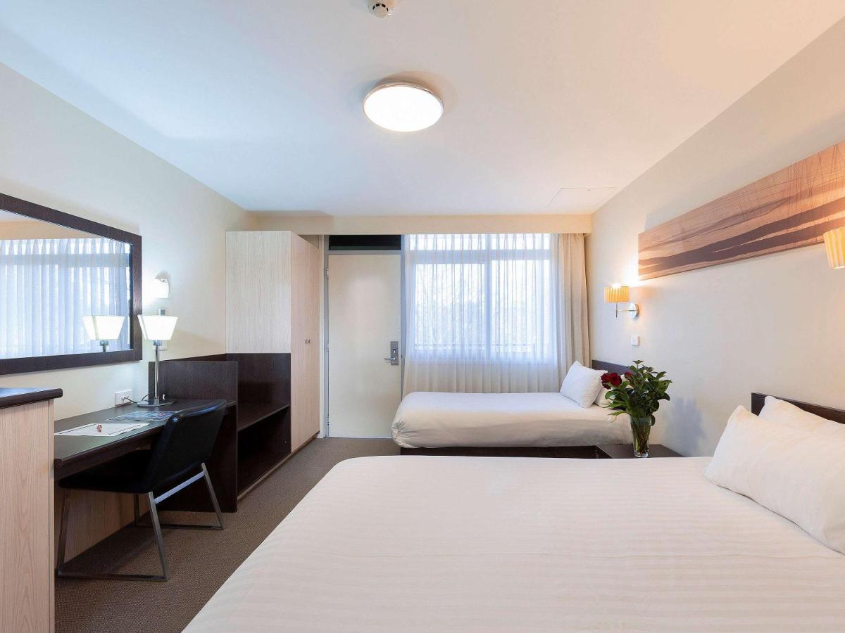 Ibis Styles Canberra Tall Trees Экстерьер фото