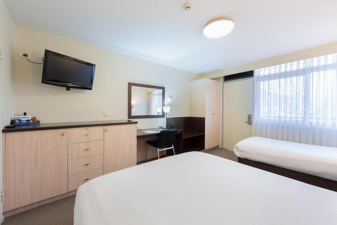 Ibis Styles Canberra Tall Trees Экстерьер фото
